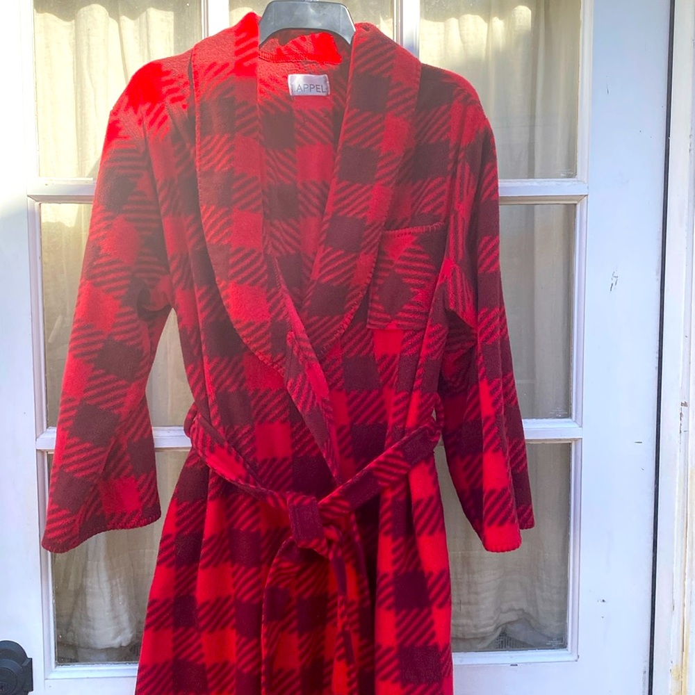 I. APPEL home Robe 👘 red fleece size M-L